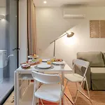 Apartment Lovely & Centre Flat With Terrace By Hostwise