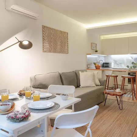 Lovely & Centre Flat With Terrace By Hostwise *