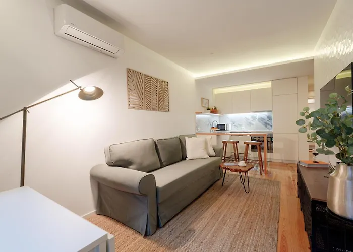 Lovely & Centre Flat With Terrace By Hostwise