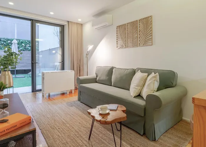 Lovely & Centre Flat With Terrace By Hostwise アパート