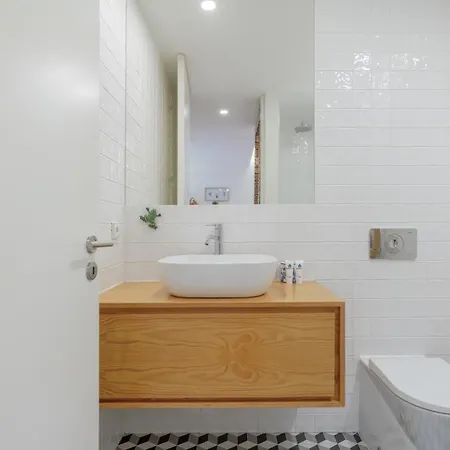 Lovely & Centre Flat With Terrace By Hostwise *