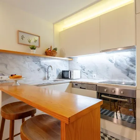 Lovely & Centre Flat With Terrace By Hostwise *