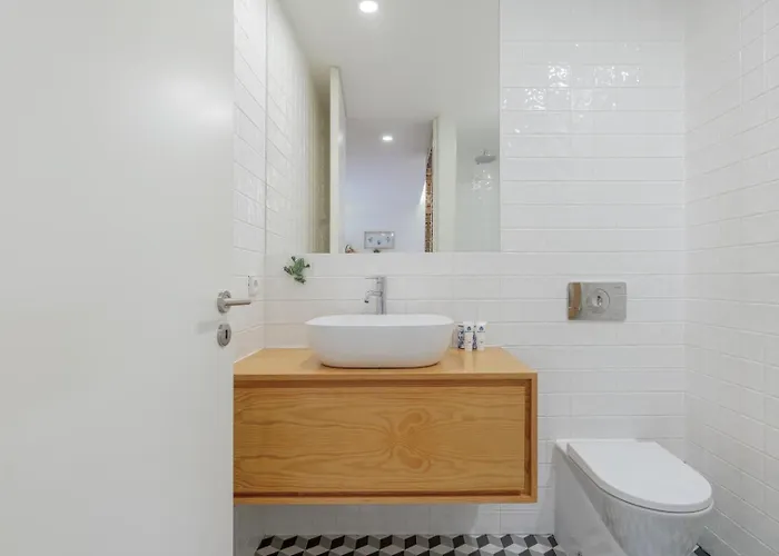 Lovely & Centre Flat With Terrace By Hostwise *