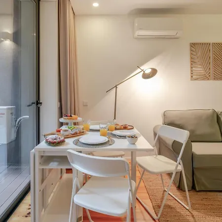 Apartment Lovely & Centre Flat With Terrace By Hostwise